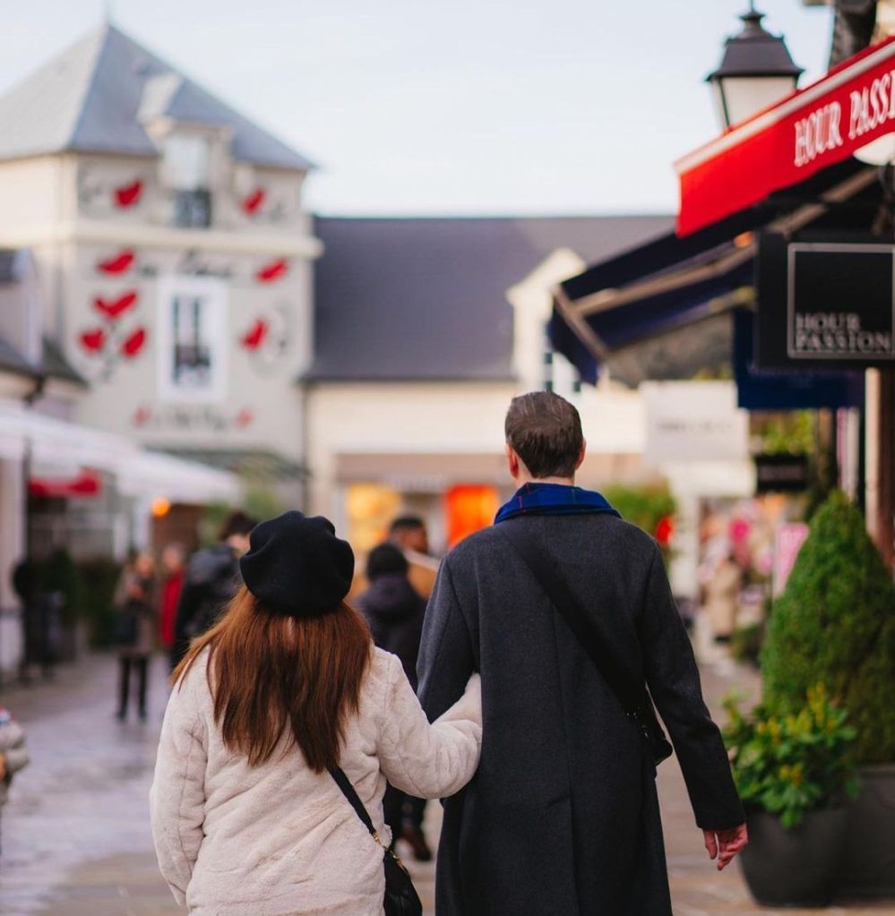 A apenas 40 minutos do centro de Paris, La Vallée Village traz um sopro de oxigênio e natureza.