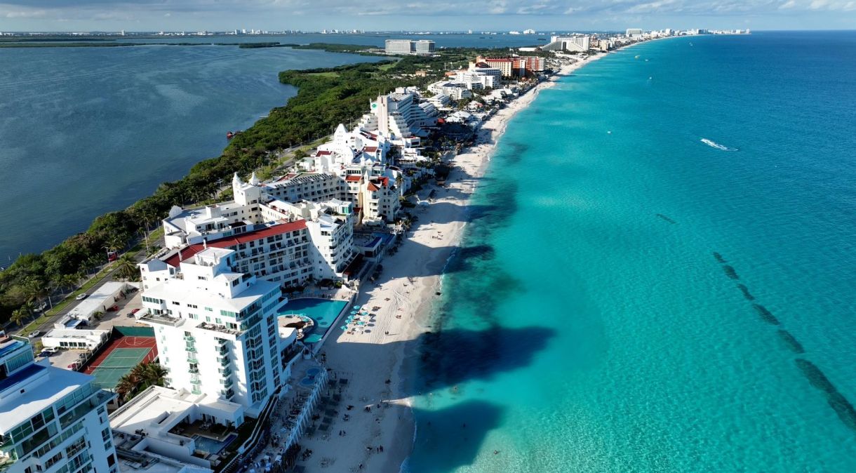 A história de Cancún como um enorme resort começou há 50 anos