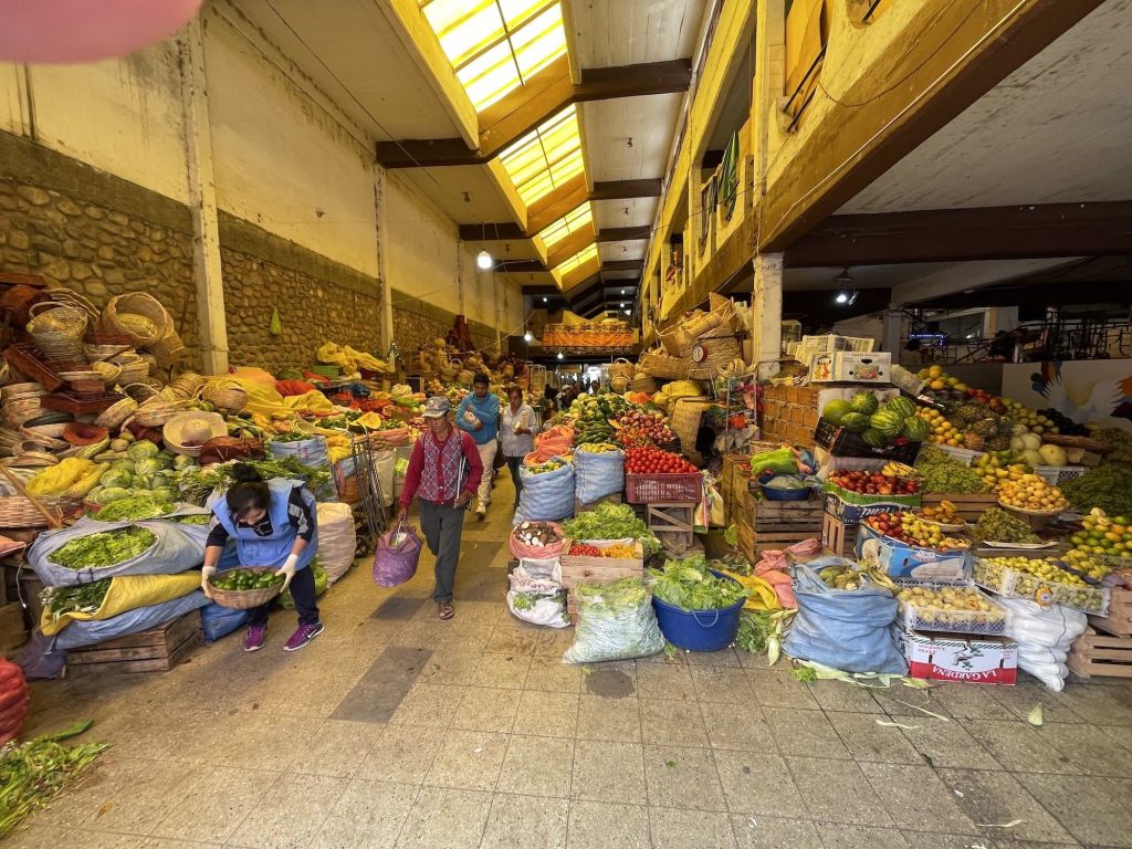 Ingredientes estão prontos para preparo no mercado central d Sucre