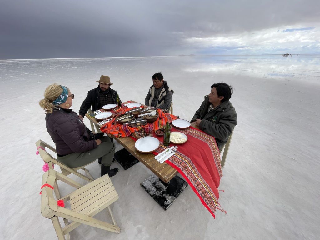 Almoço no Salar de Uyuni servido pelo restaurante Tika