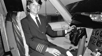 Lynn Rippelmeyer fez história na aviação comercial como piloto quando eram poucas as mulheres que faziam isso