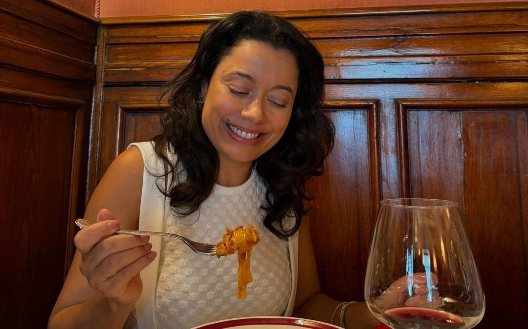 Daniela Filomeno no restaurante Dal Bolognese, conhecido por suas massas à bolonhesa na Piazza del Popolo