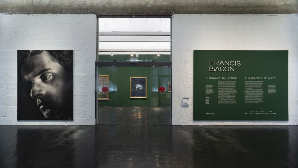 Vista da exposição "Francis Bacon: a beleza da carne" no MASP 