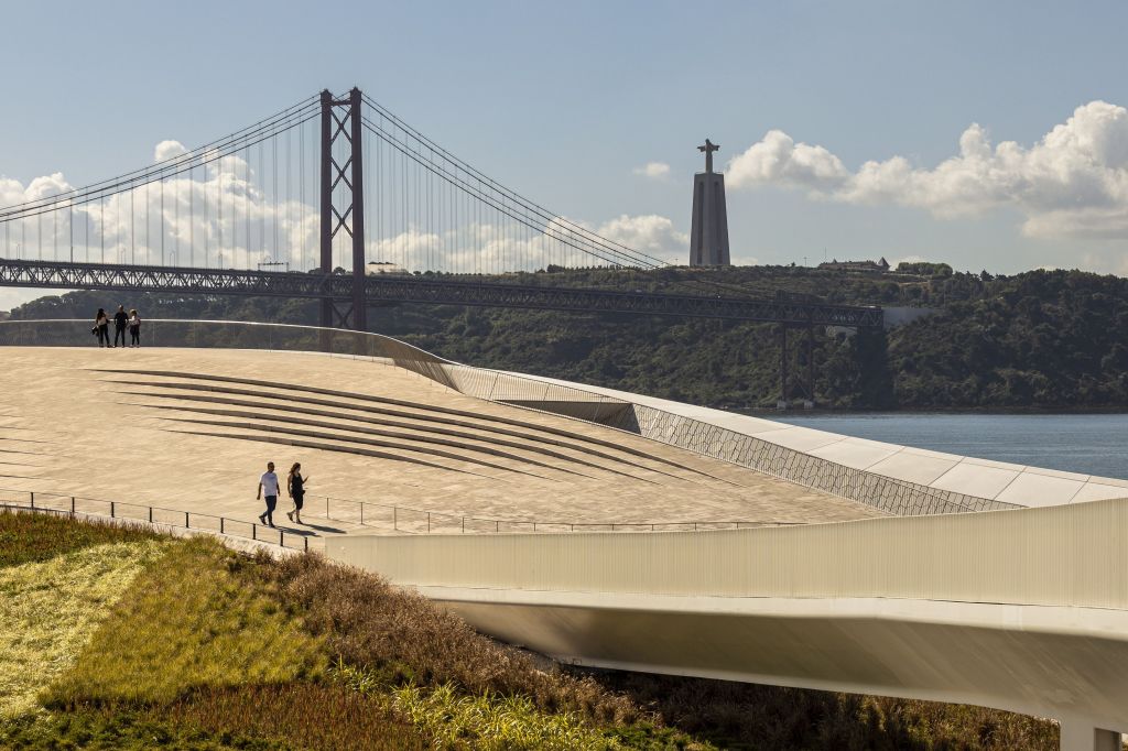 Terraço do Museu de Arte, Arquitetura e Tecnologia (MAAT) de Lisboa 