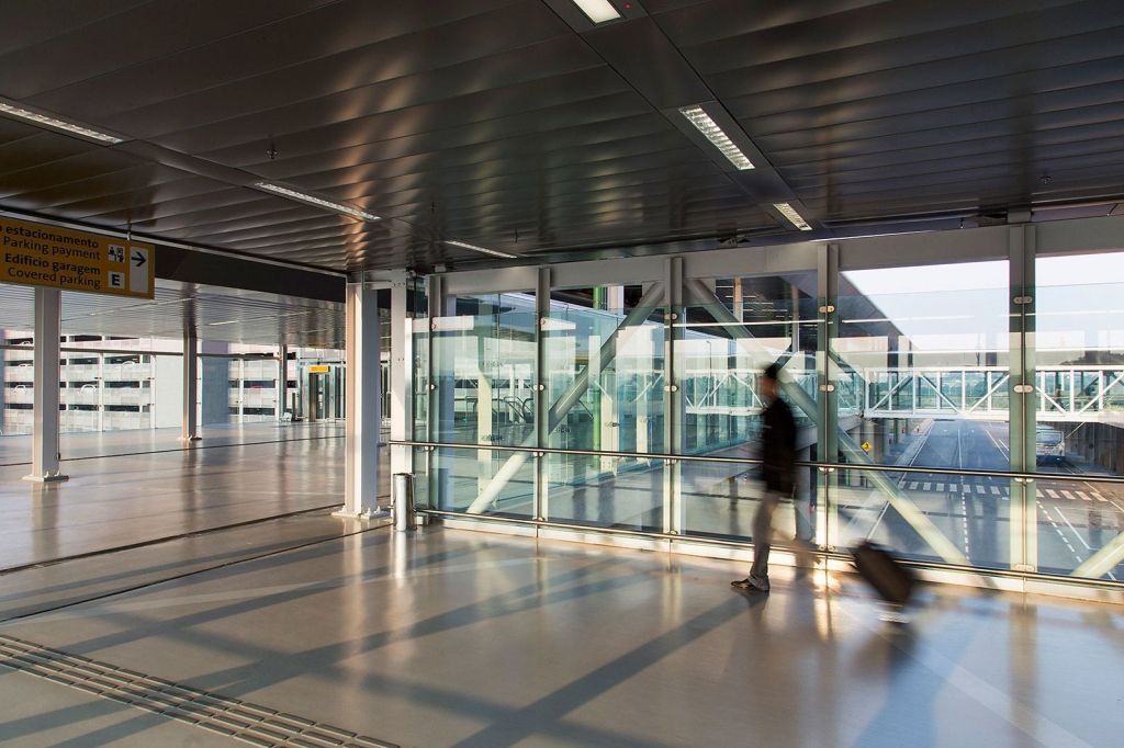 Corredor do aeroporto de Guarulhos, em São Paulo