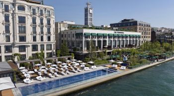 Recém-inaugurado às margens do Estreito de Bósforo, The Peninsula Istanbul recebeu o prêmio de hotel em ascensão do The World’s 50 Best Hotels