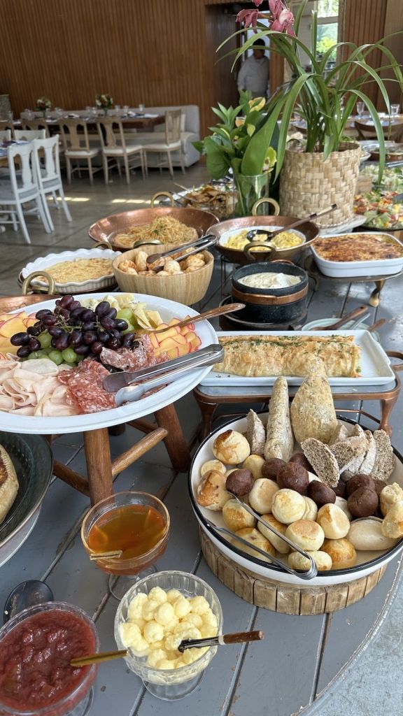 Buffet de brunch é servido das 10h às 16h, apenas aos sábados e domingos, na Casa Sweet Pimenta 