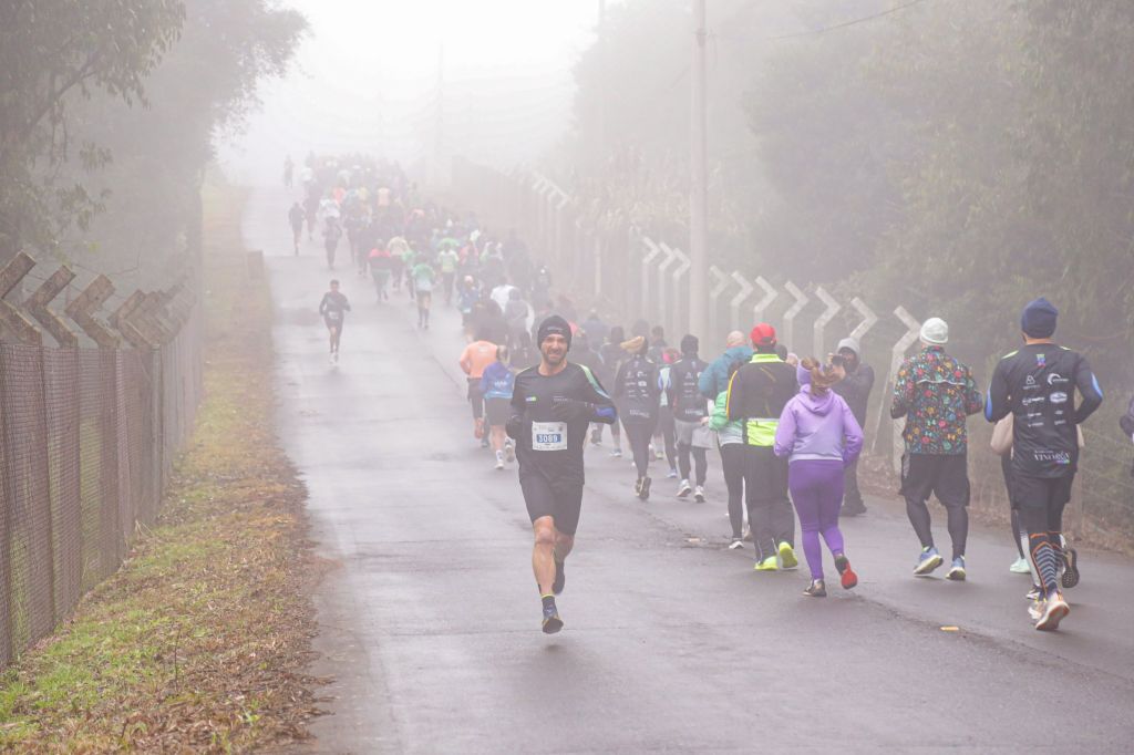 Atletas participam de corrida na Casa Perini, na Serra Gaúcha