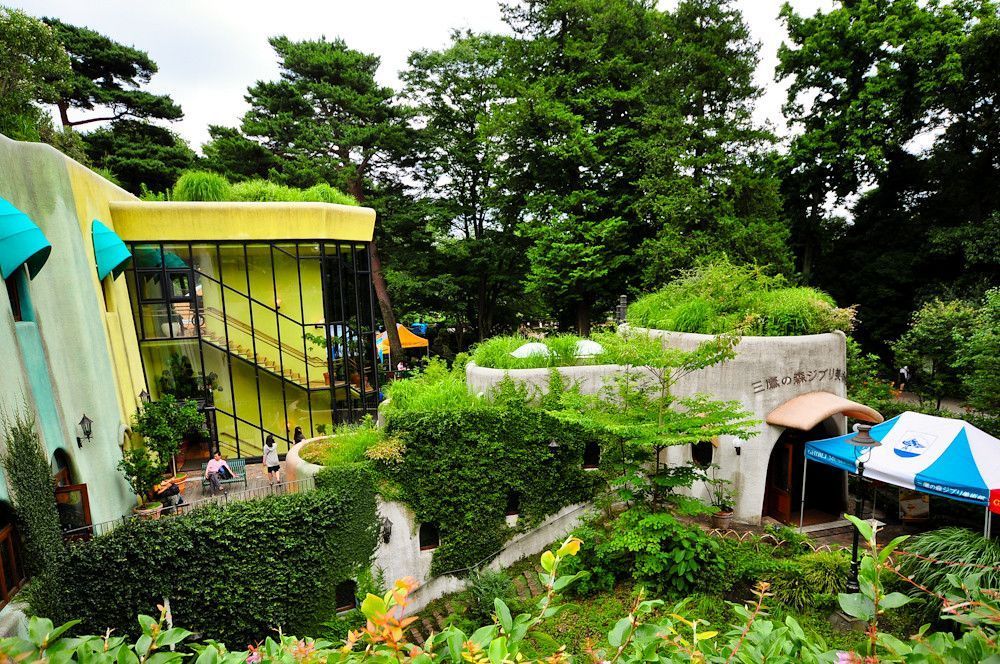 Vista de cima do Museu Ghibli, em Tóquio, no Japão