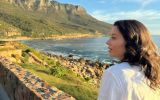 Daniela Filomeno em Camps Bay, praia pitoresca situada entre o mar e os Doze Apóstolos, cadeia de montanha que é cartão-postal da cidade 