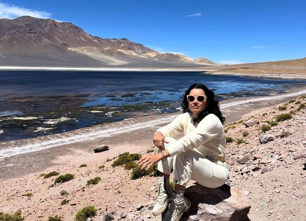 Daniela Filomeno na Laguna Negra, no Deserto do Atacama