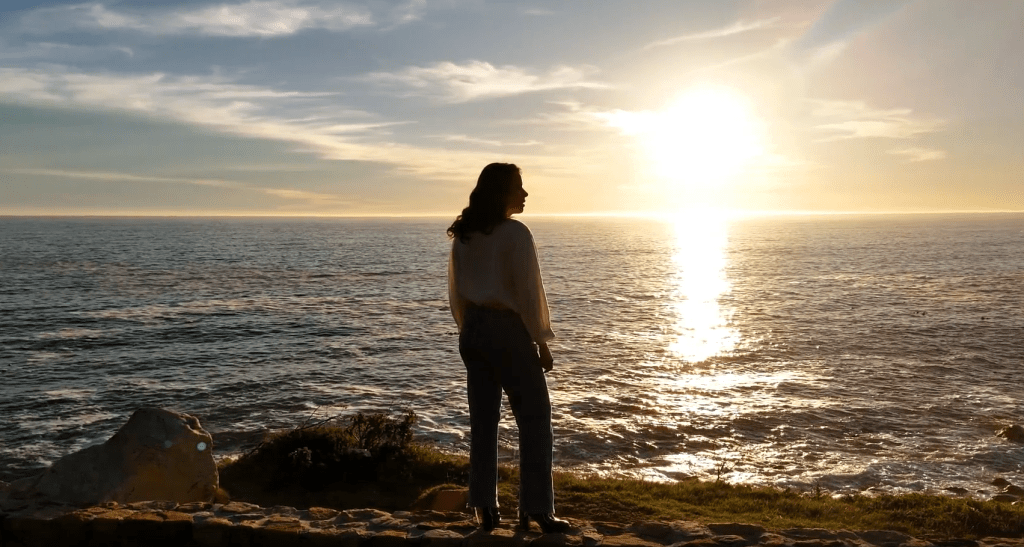 Daniela Filomeno curte pôr do sol em Camps Bay, na Cidade do Cabo