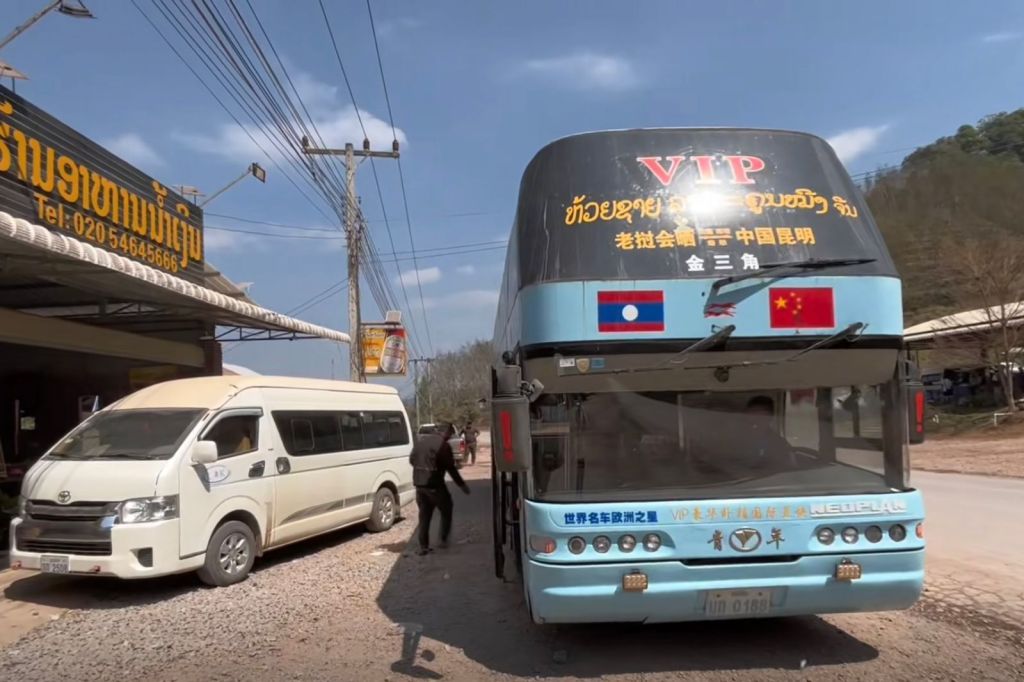  China para o Laos