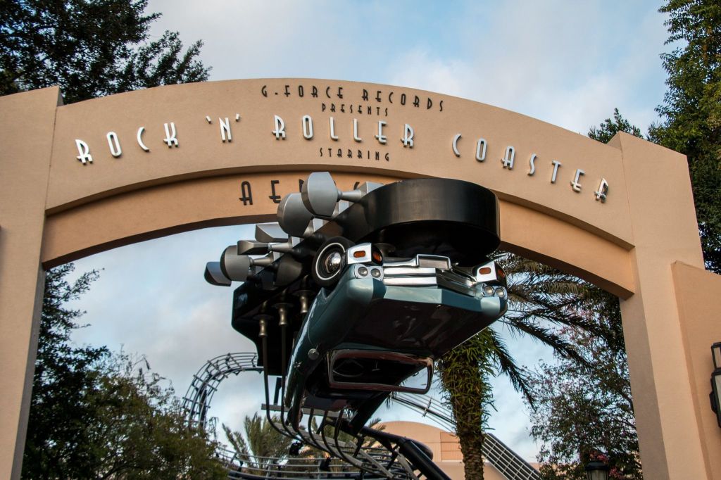 Entrada da Rock 'n' Roller Coaster no Disney's Hollywood Studios 