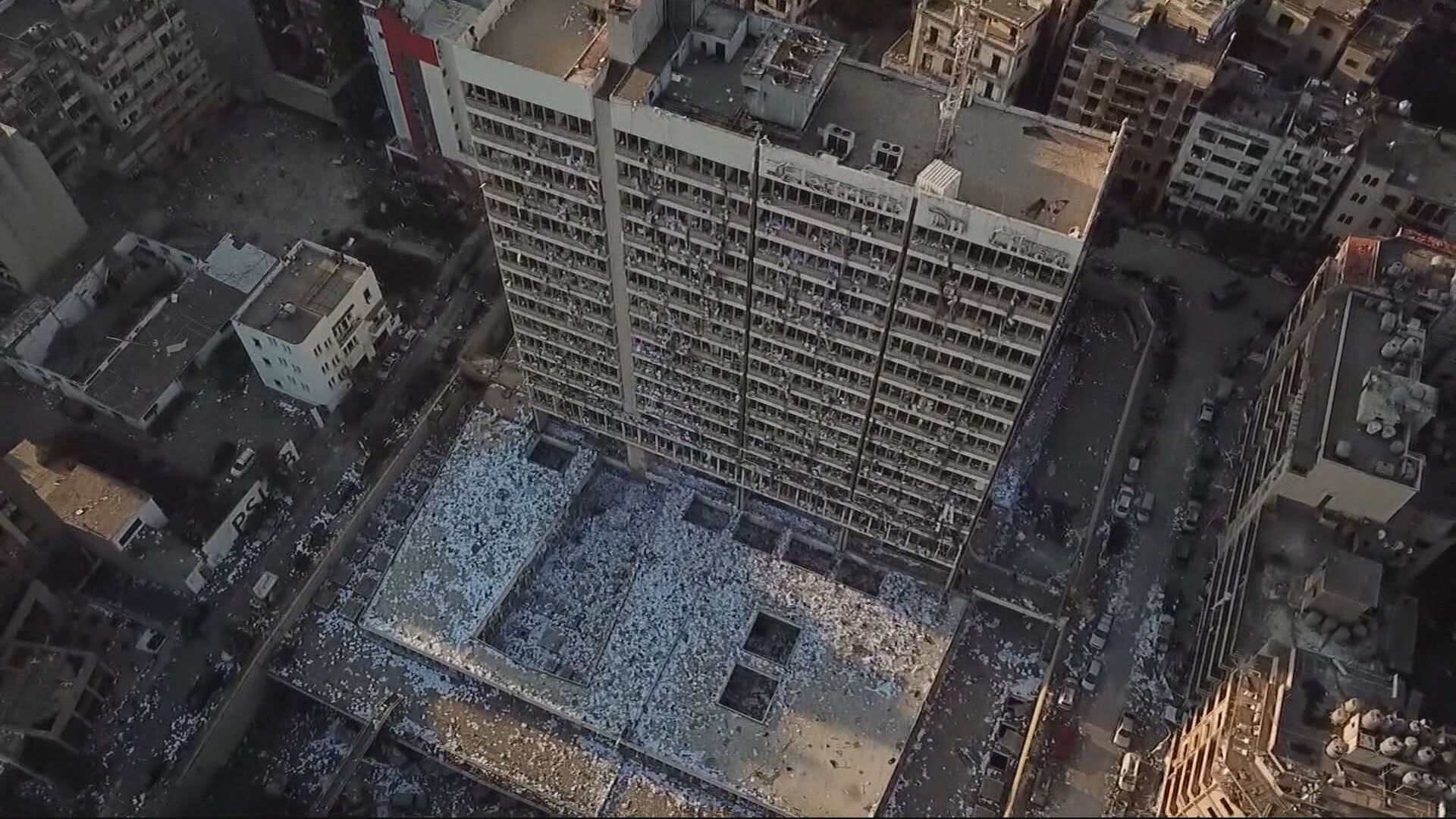 Imagens aéreas feitas com drone registraram destroços de prédios e imóveis após 