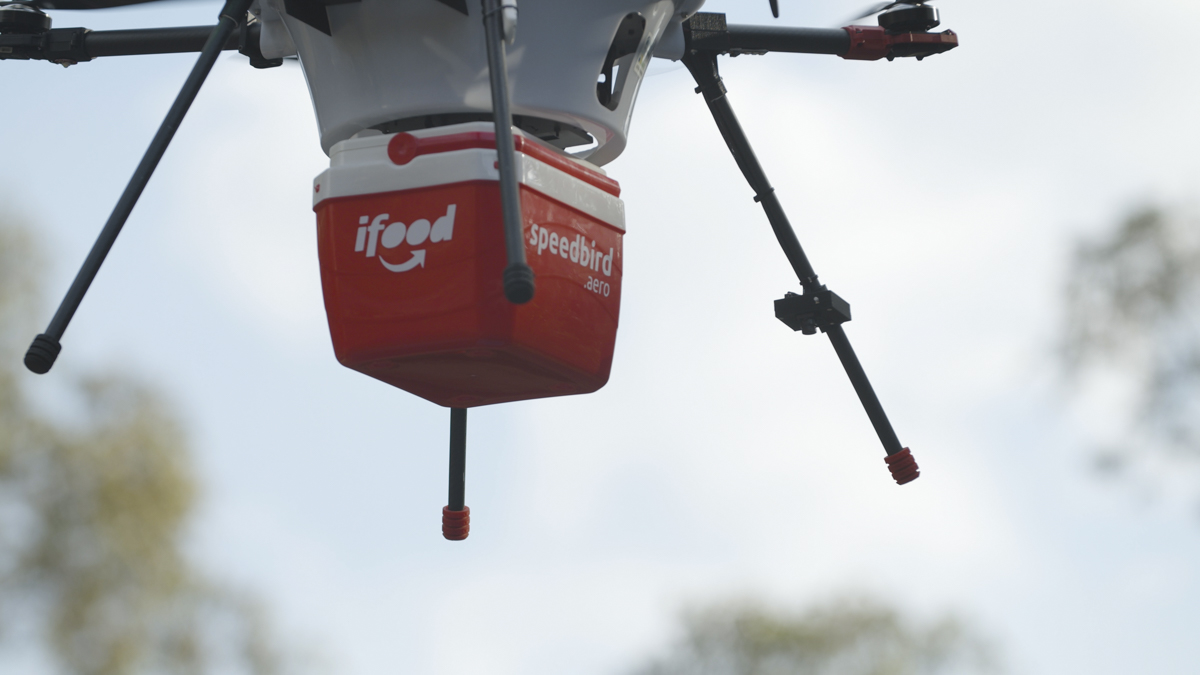 Drone do iFood que será utilizado em testes para sistema de entregas