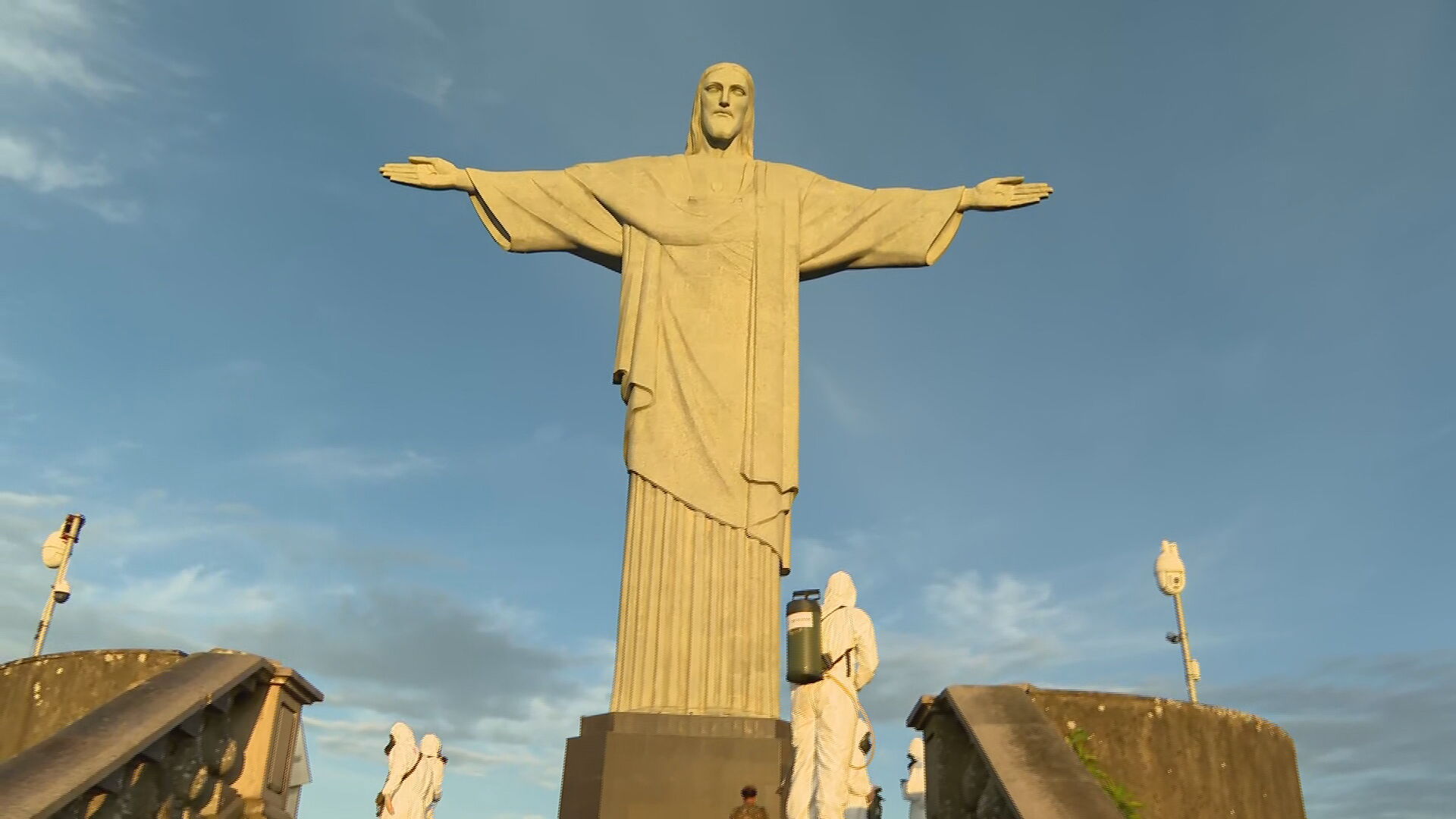 Comando Conjunto do Leste faz a desinfecção do Cristo Redentor 