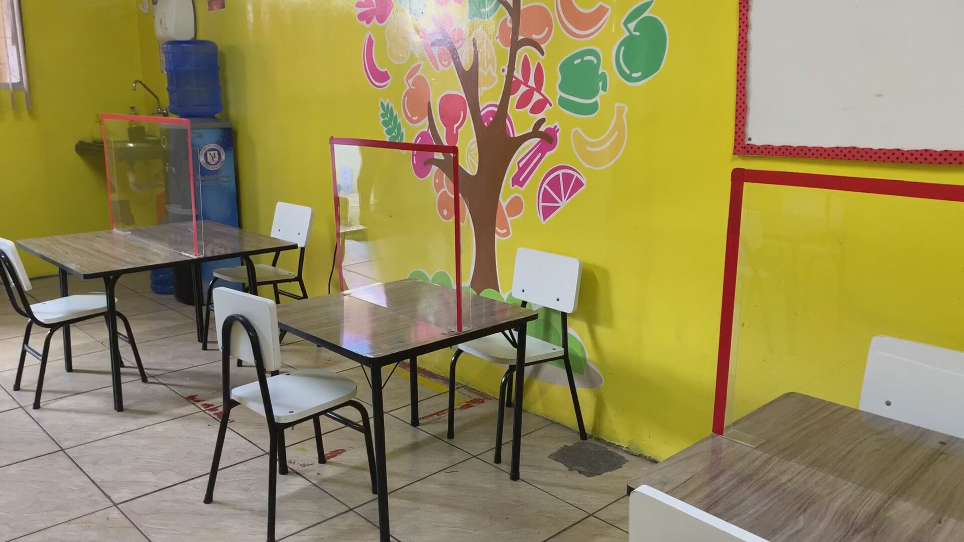 Uma sala de aula de uma escola de educação infantil