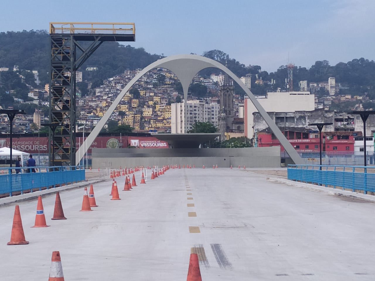 Sambódromo no Rio de Janeiro: incertezas sobre o Carnaval afetam escolas 