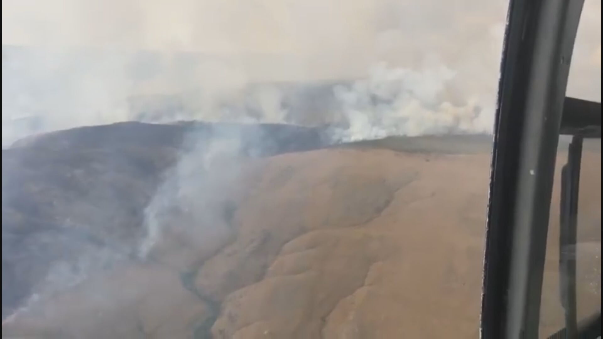 Fogo destrói 21 mil hectares na Serra da Canastra, em Minas Gerais
