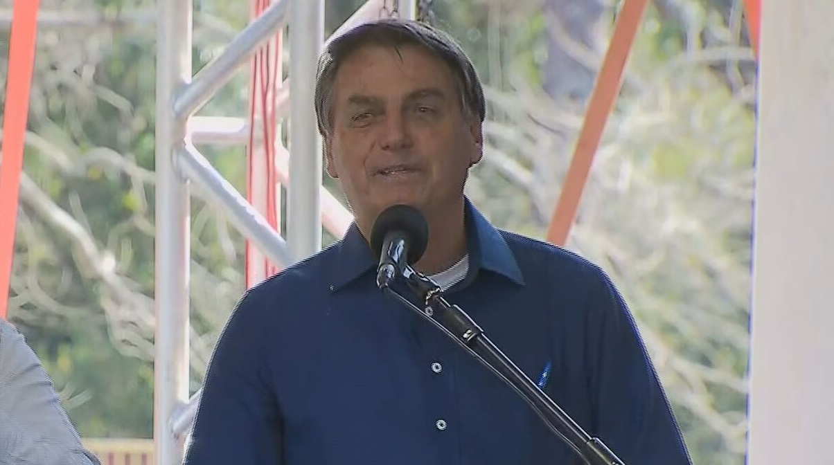 O presidente Jair Bolsonaro faz discurso em lançamento de obra no Paraná