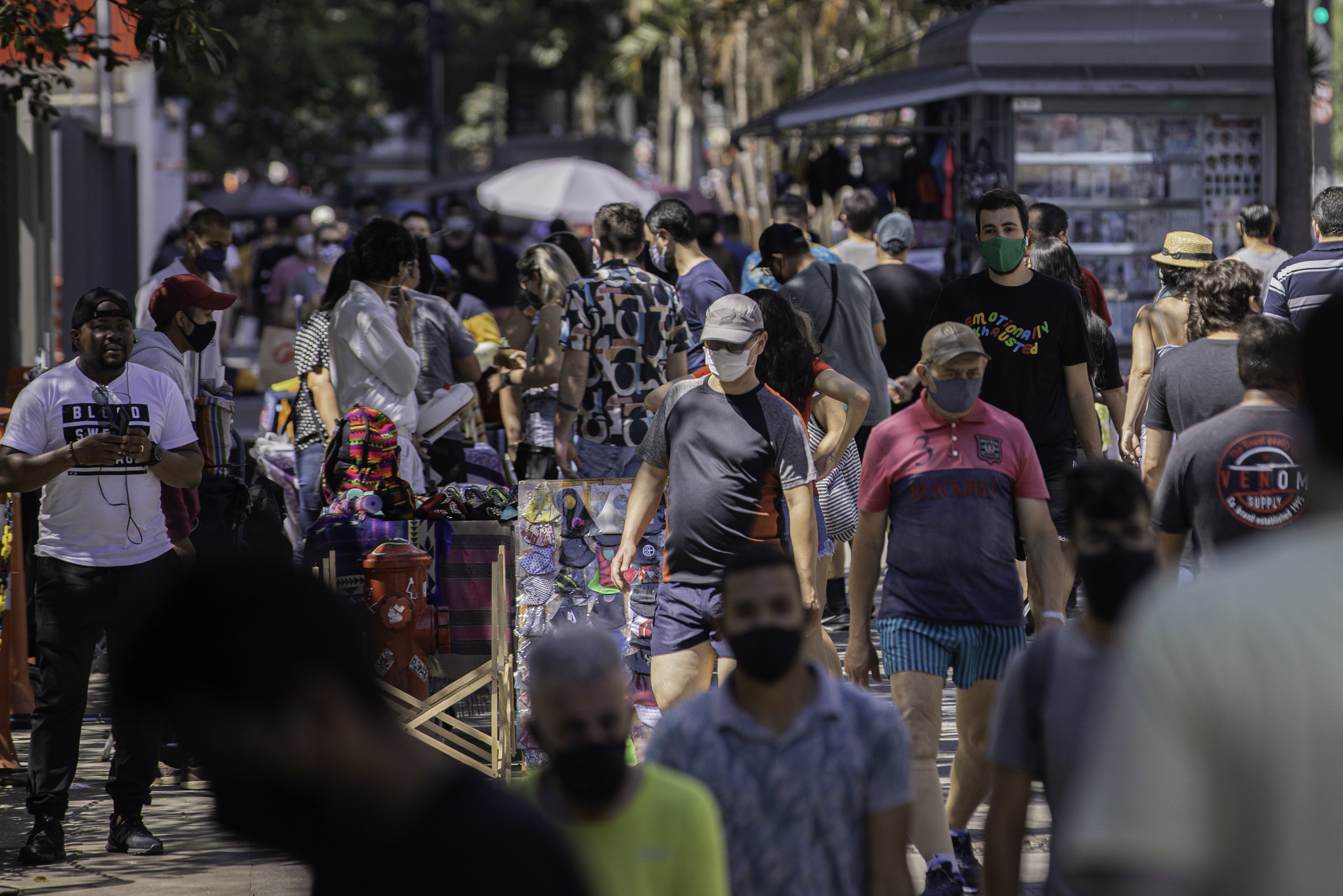 Pessoas na avenida Paulista, em São Paulo