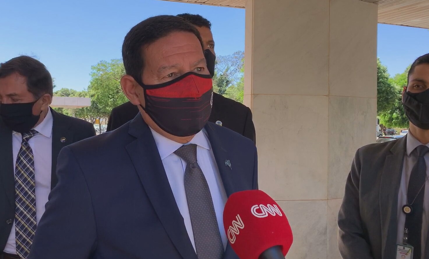 O vice-presidente da República, Hamilton Mourão (PRTB), fala à CNN