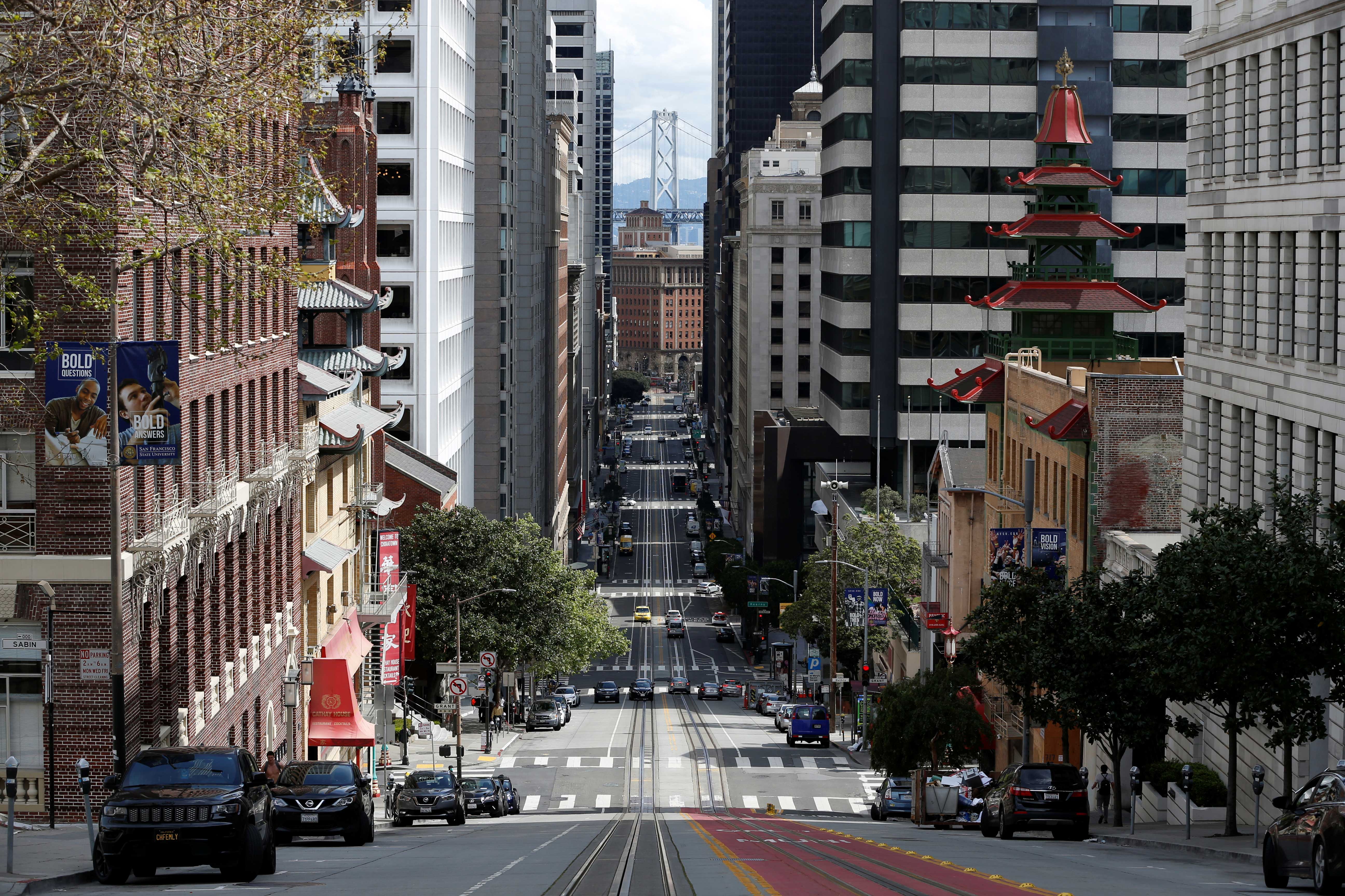 Pandemia de coronavírus deixa centro de São Francisco, EUA, quase vazias