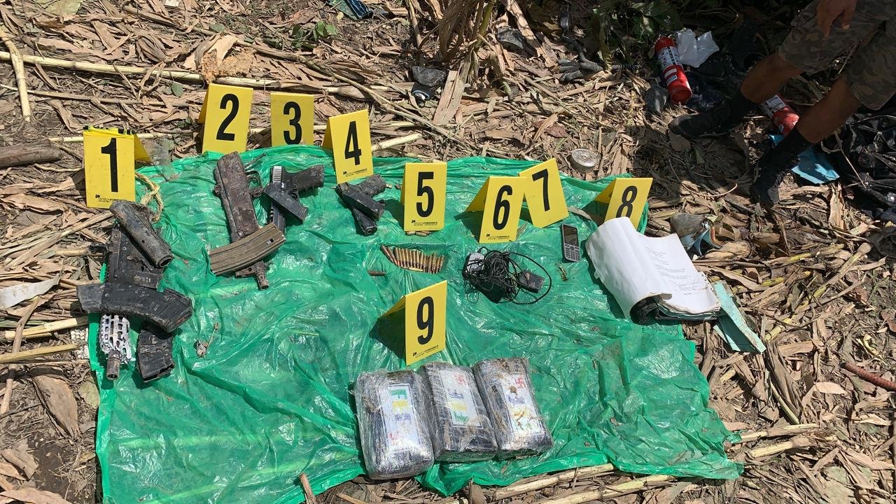 Drogas e armas encontrados em avião que caiu em área de selva da Guatemala