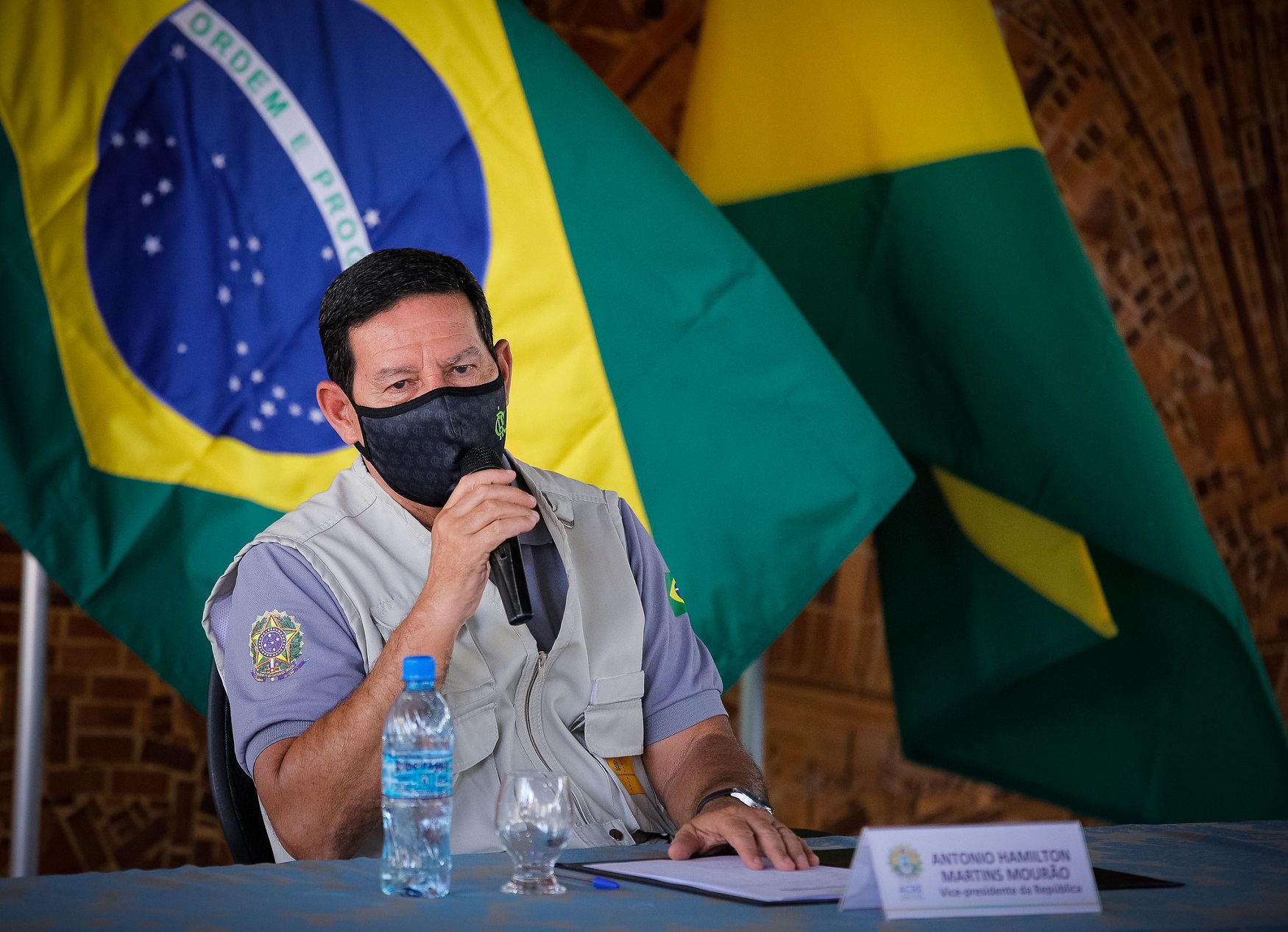 Mourão durante coletiva em Rio Branco, no Acre