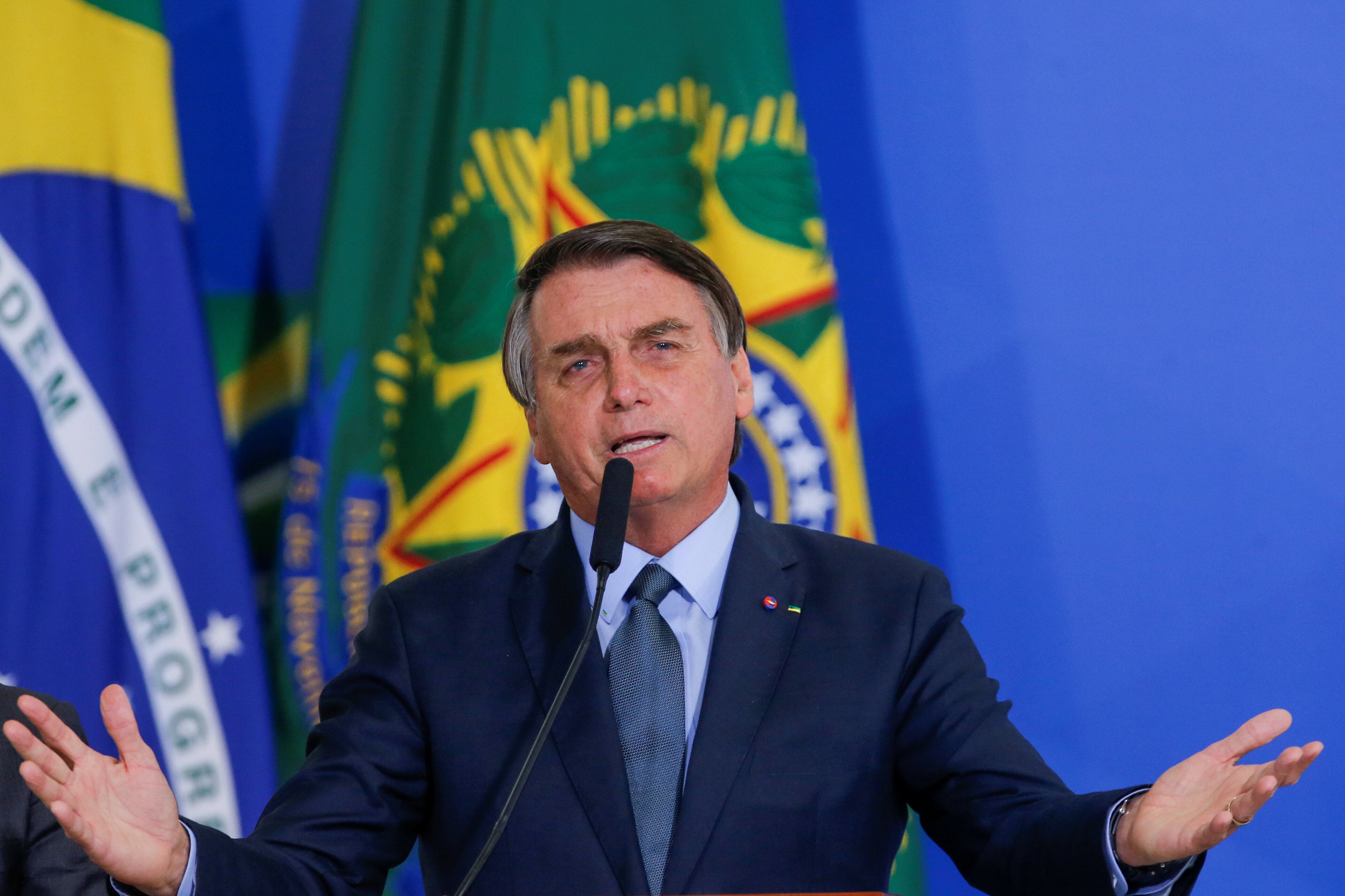 Bolsonaro discursando em Brasília