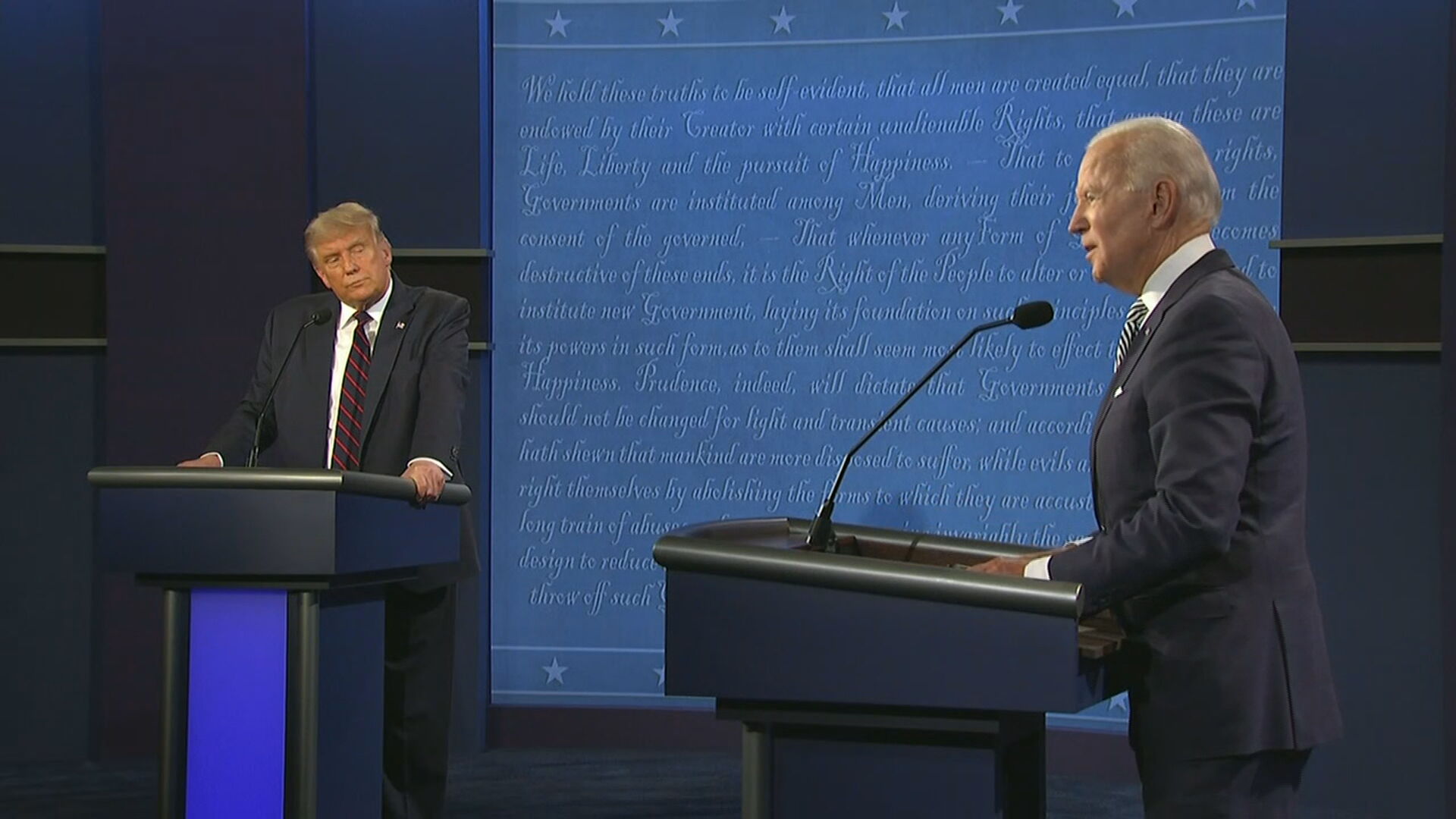 O republicano Donald Trump e o democrata Joe Biden durante primeiro debate 