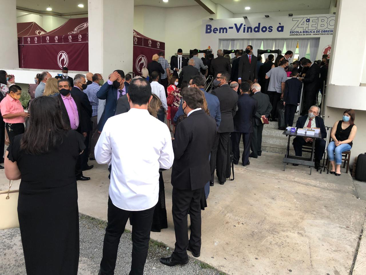 Fila em evento de Bolsonaro em igreja em SP