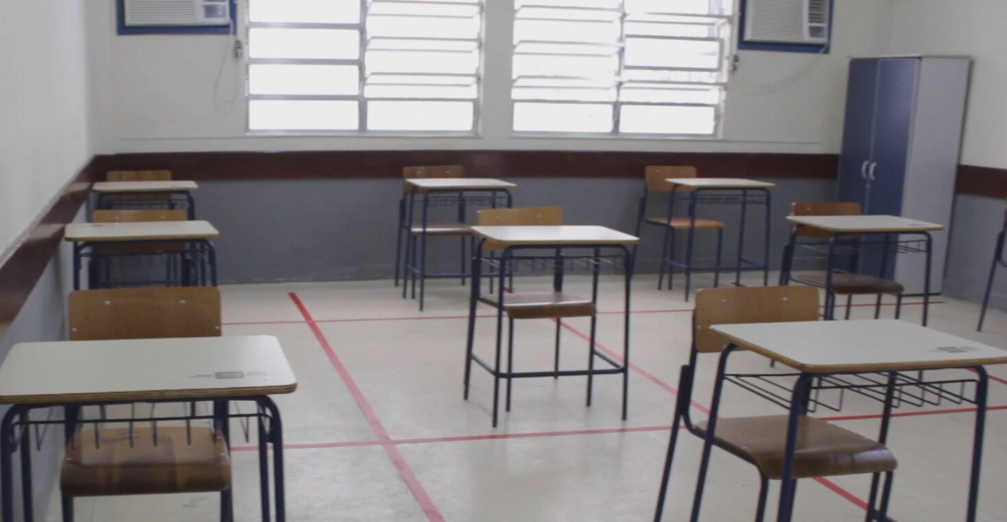 Sala de aula com distanciamento social no RJ