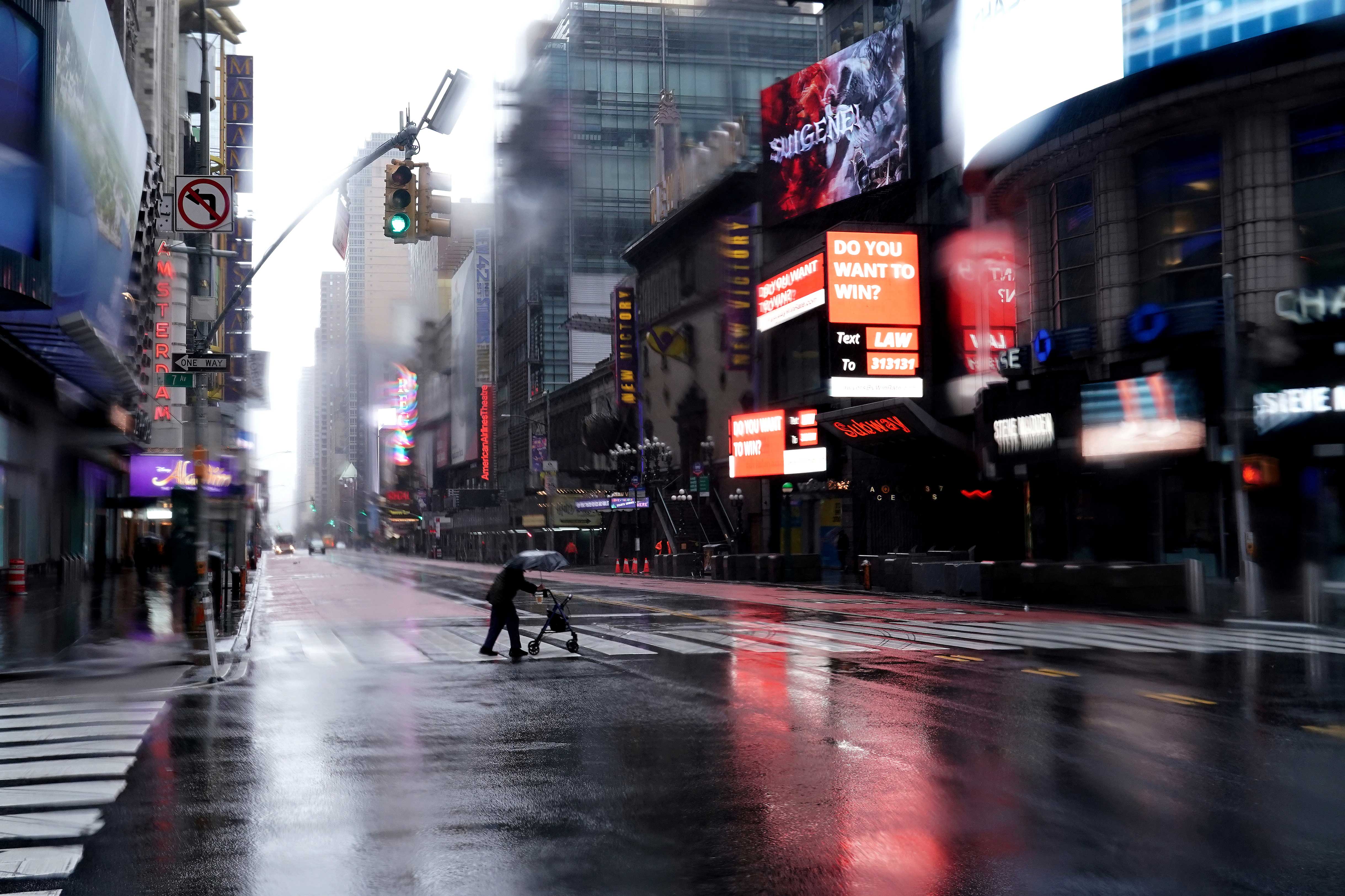 A Times Square quase vazia em meio à pandemia do novo coronavírus