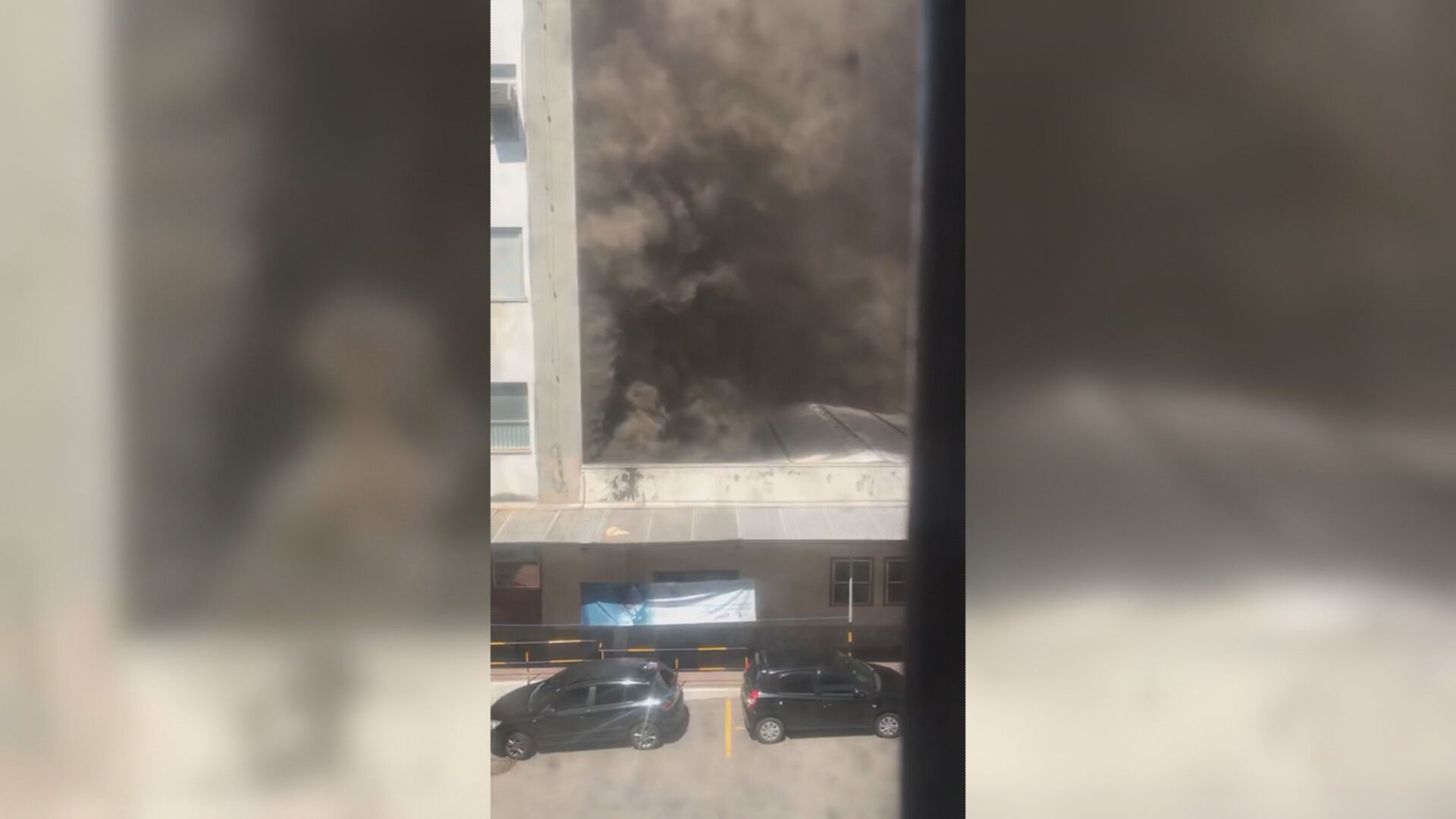 Imagens da fumaça no incêndio em hospital no RJ