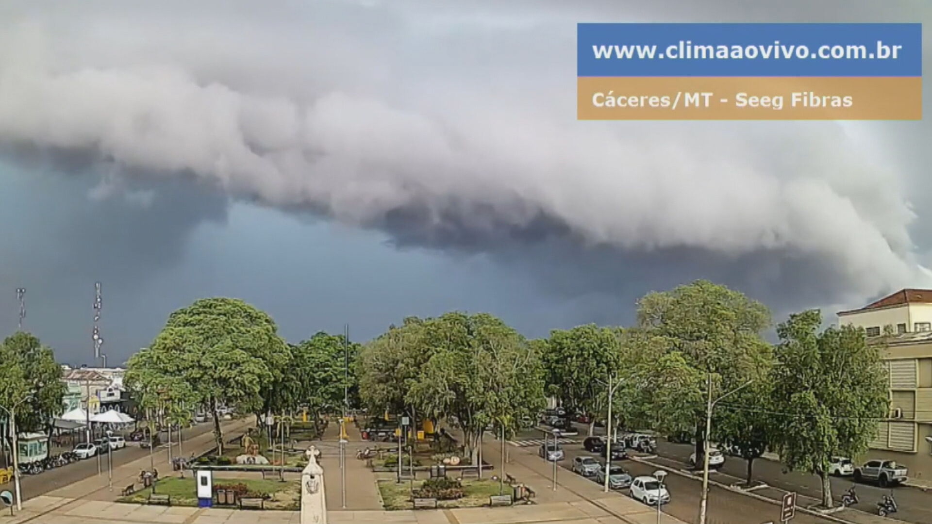 Câmera registra formação de nuvem gigante no MT; veja vídeo