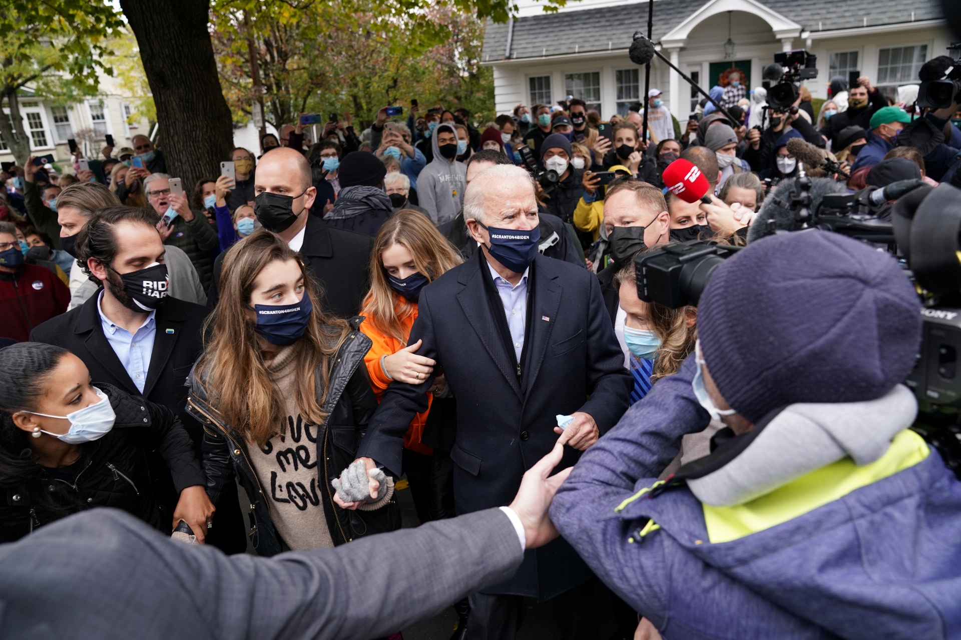Biden é cercado por apoiadores em sua cidade natal, Scranton, na Pensilvânia