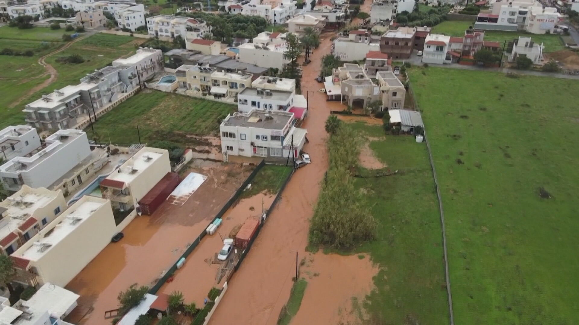 Uma enorme enchente invadiu a ilha de Creta, na Grécia