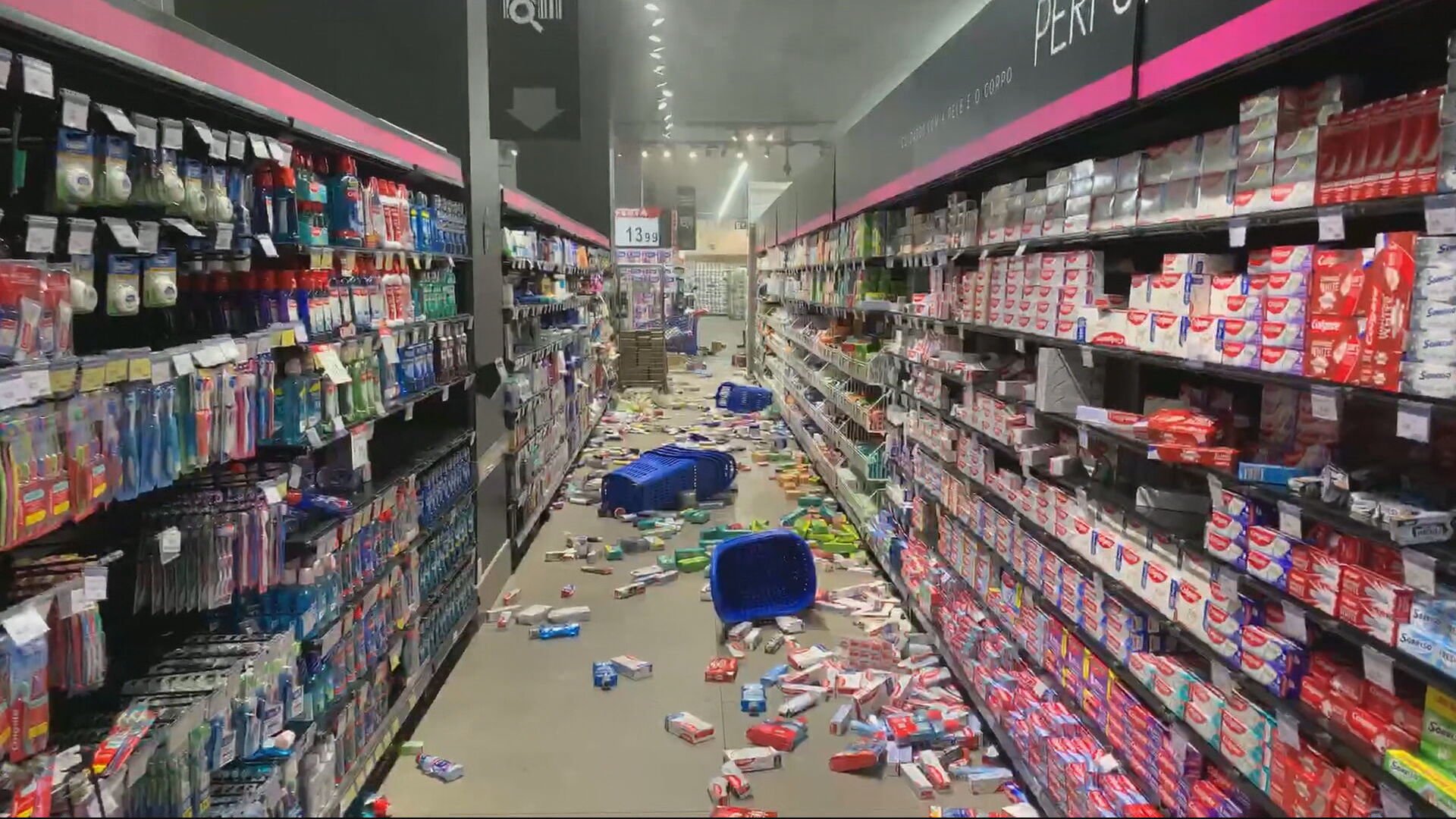 Supermercado Carrefour após atos de vandalismo (20.nov.2020)