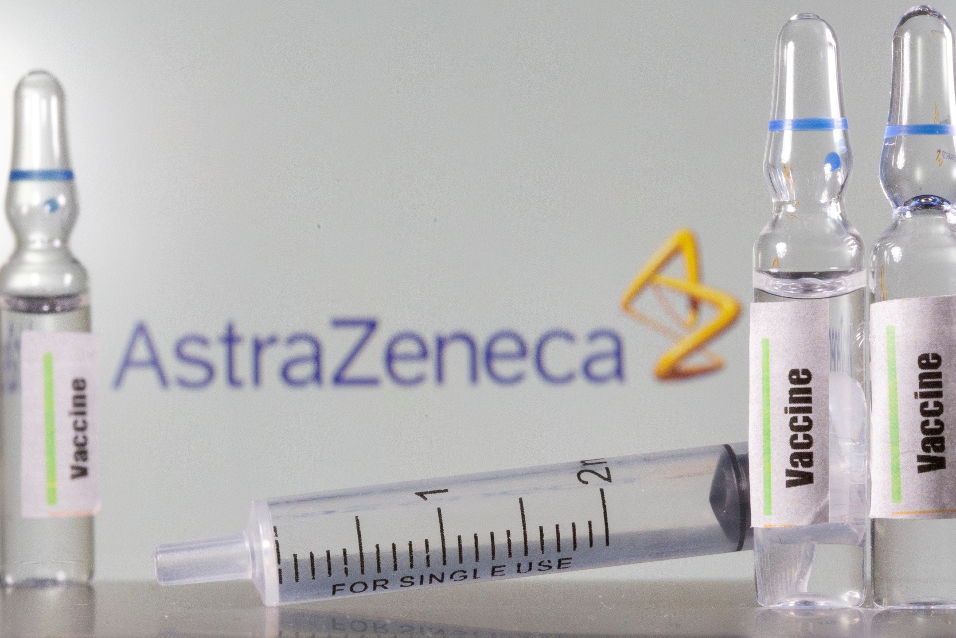 AstraZeneca diz que vacina contra Covid-19 pode ser 90% eficiente
