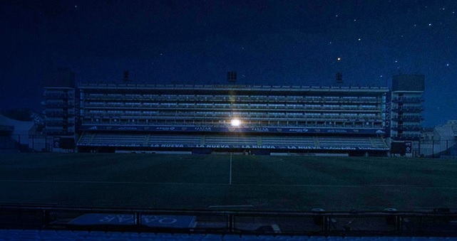 Boca Juniors apagou as luzes do La Bombonera, deixando o camarote iluminado