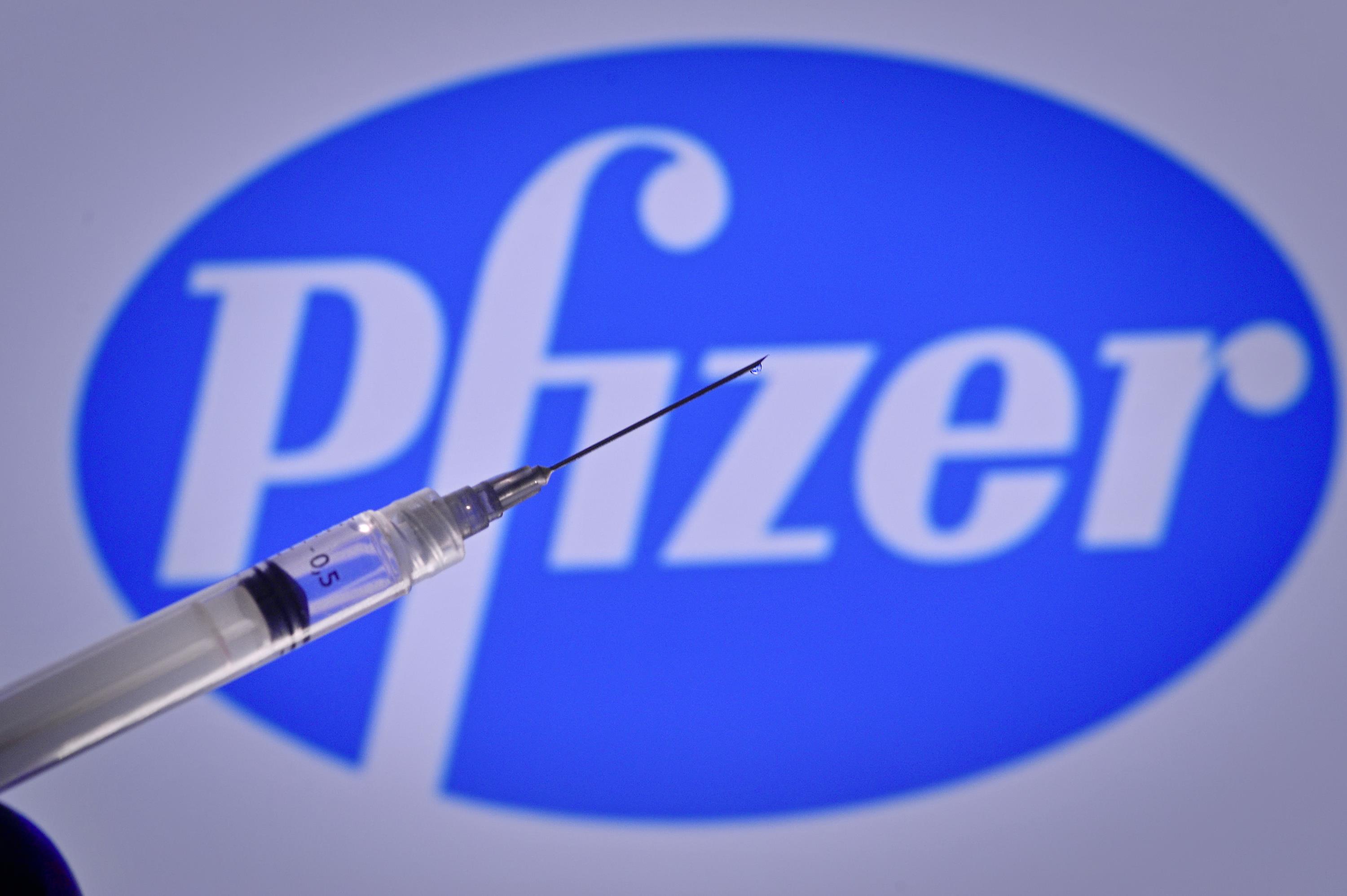 Ilustração de vacina contra Covid-19 da Pfizer