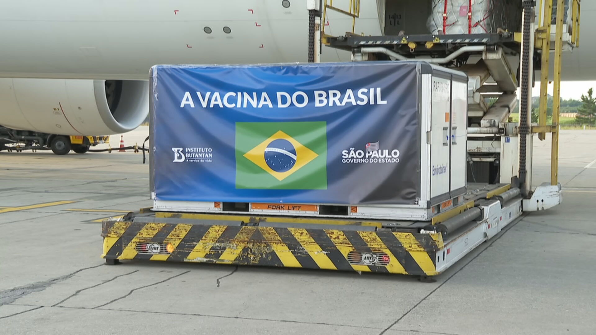 Vacina Coronavac chega ao Brasil (03.dez.2020)