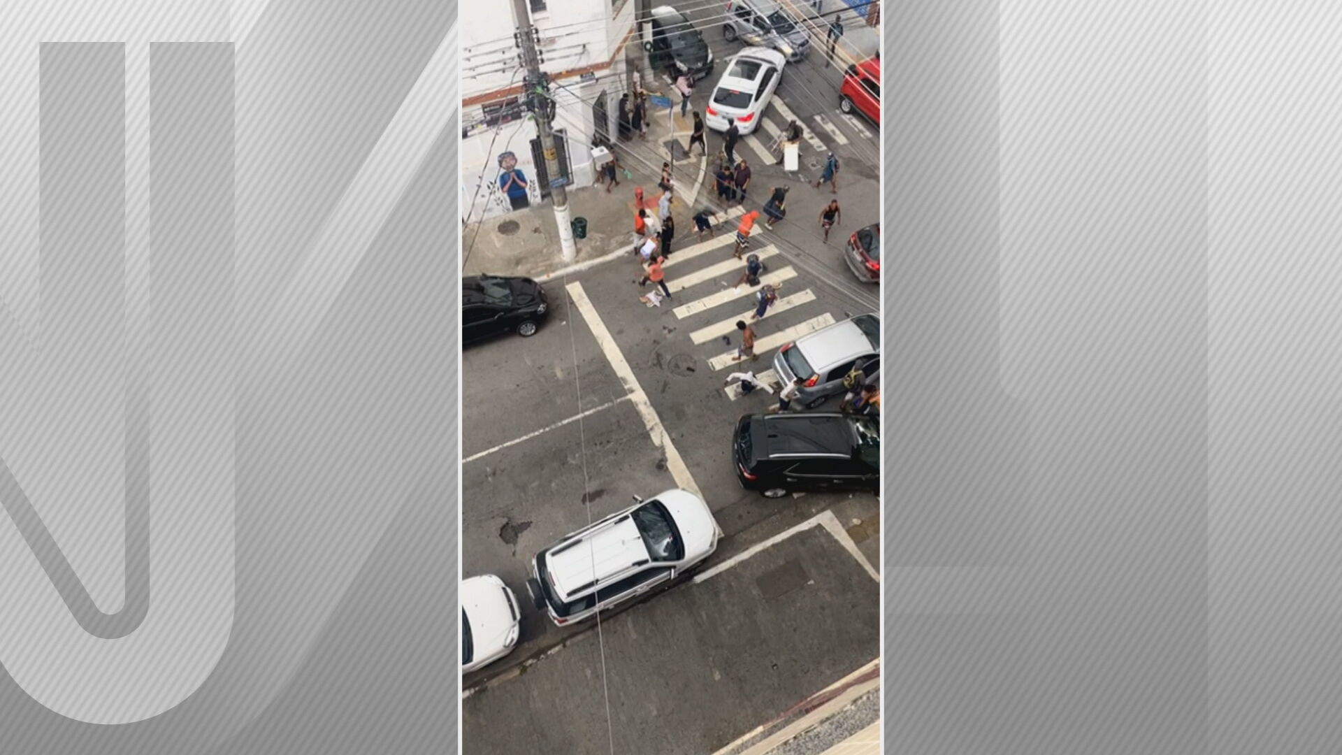 Grupo abordou motoristas que passavam pela avenida Rio Branco e Alameda Nothmann