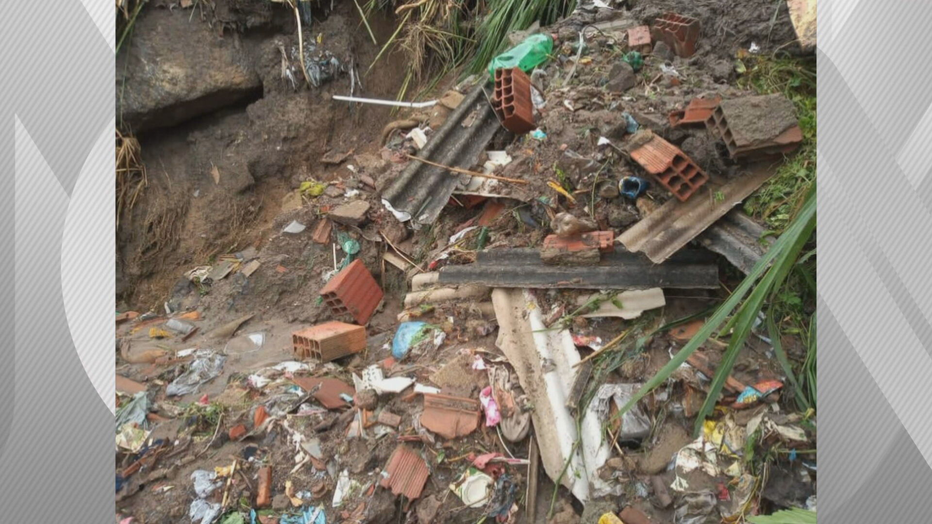 Criança de um ano morre após desabamento no Rio de Janeiro