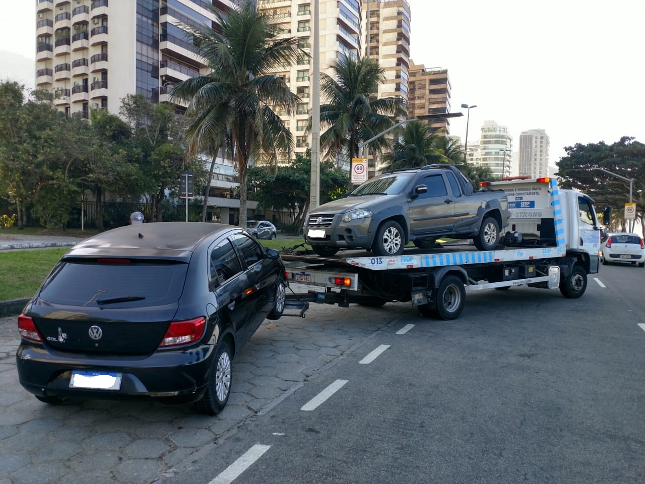 Prefeitura do Rio rebocou mais de 700 veículos estacionados na orla da praia