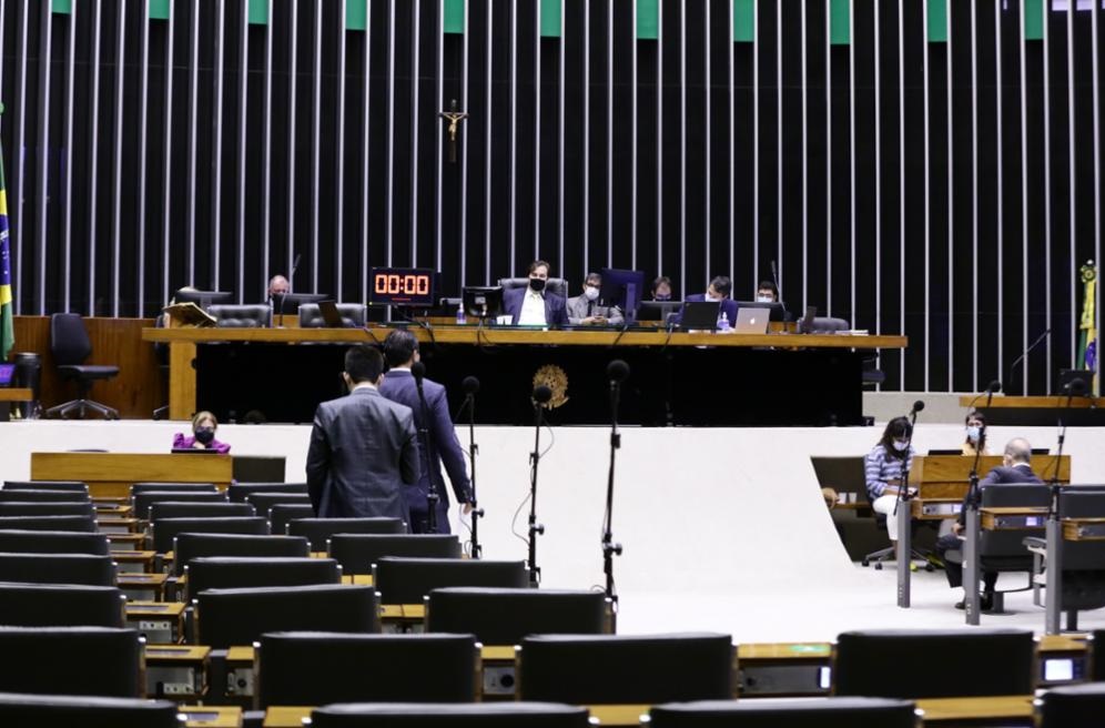 Rodrigo Maia (DEM) comanda votação de propostas na Câmara dos Deputados