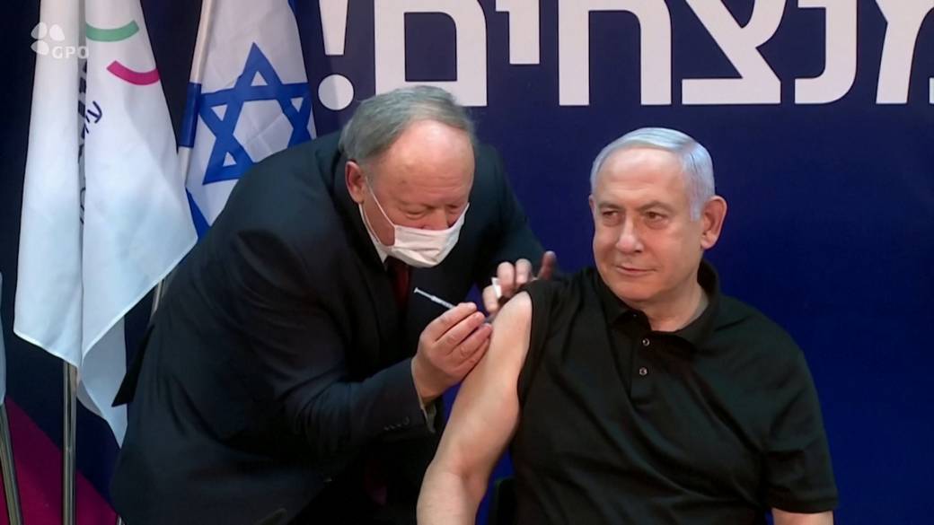 Benjamin Netanyahu vacinado