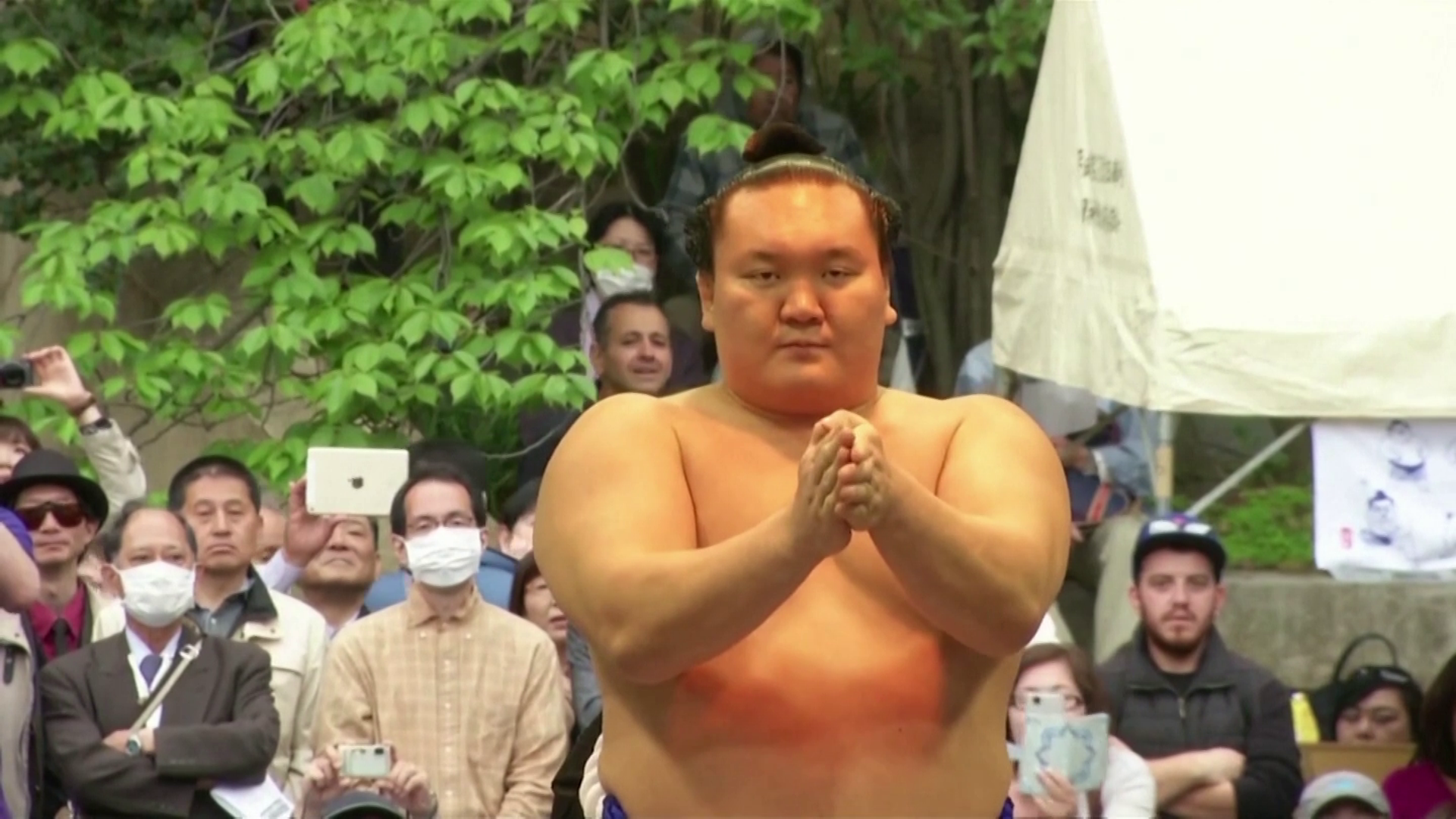 Hakuho, principal lutador de sumô do Japão, testou positivo para Covid-19